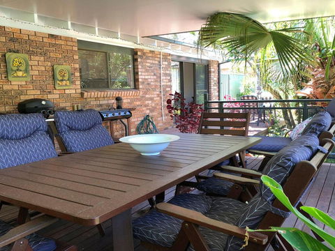 'Sandy Palms' 28 Moorooba Cr - Beautiful Home With Wifi, Air-con And Boat Parking - Accommodation Bookings 2