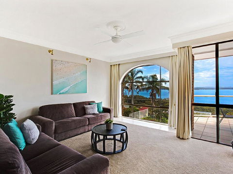 'The Bay', 25 Wallawa Rd - Huge Home With Aircon, Spectacular Views & Chromecast - Accommodation Bookings 2