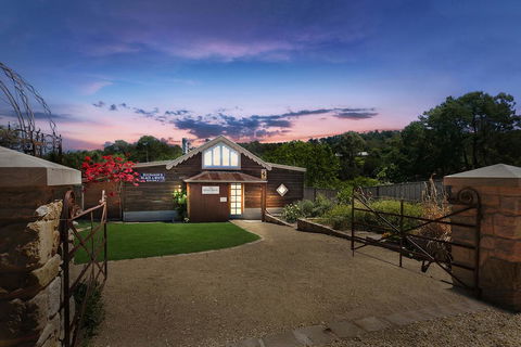 'The Coach House' At Lochiel - Accommodation Bookings 0