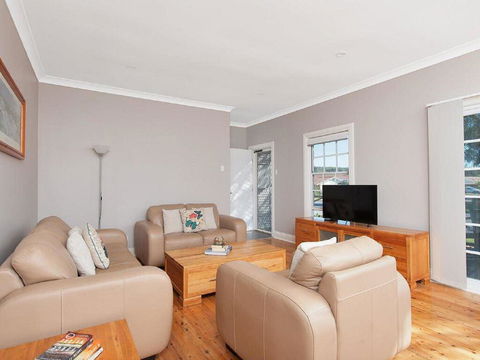 'The Croft' 11 Boulder Bay Rd - Cosy Beach House With Aircon & Only 270m To The Beach - Accommodation Bookings 2