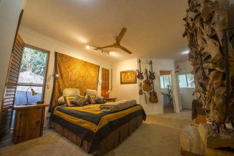 'The Tree House.' Treetop Living Near The Ocean, Coolum Beach, QLD, Australia - Accommodation Bookings 3