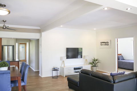 'Top Tier' Dog Friendly Holiday Home - Accommodation Bookings 3