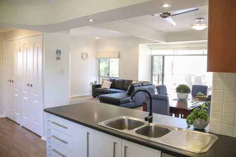'Top Tier' Dog Friendly Holiday Home - Accommodation Bookings 2