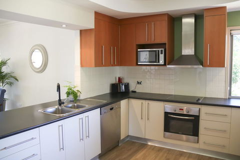 'Top Tier' Dog Friendly Holiday Home - Accommodation Bookings 1