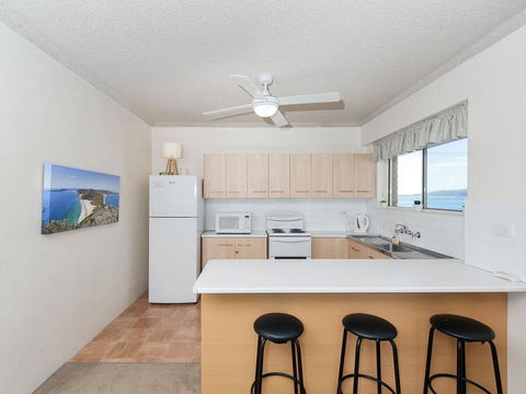 1 'Shoal Towers', 11 Shoal Bay Road - Fantastic Unit Across The Road From Beach - Accommodation Bookings 2