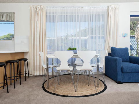 1 'Shoal Towers', 11 Shoal Bay Road - Fantastic Unit Across The Road From Beach - Accommodation Bookings 1