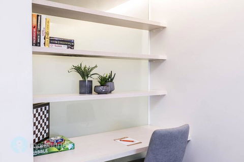 1 Bedroom Apt With Parking Walk To ANU - Accommodation Bookings 3