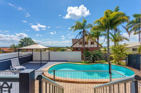 1-33 Tingira Close - Rainbow Beach, Gorgeous Ocean Views, Swimming Pool, Air Conditioning - Accommodation Bookings 3