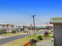 1/32 Ocean Avenue - three bedrooms three bathrooms air con boat parking  water views
