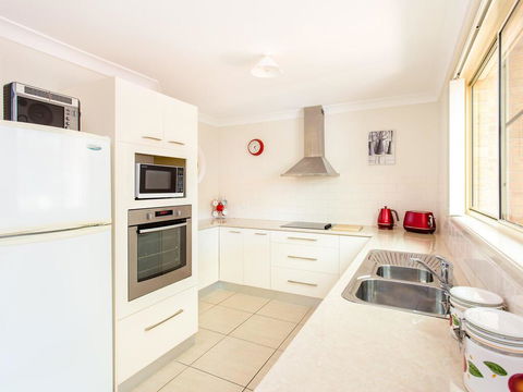 1/4 Huntly Close - Accommodation Bookings 1