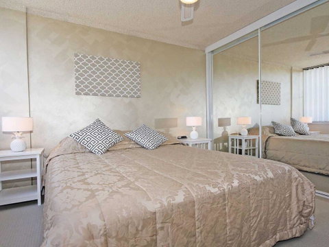 10 'Magnus Gardens' 7 Magnus Street - Air Conditioned & Walk To Town Centre - Accommodation Bookings 2