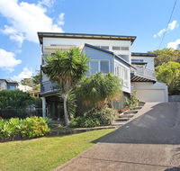 10 Barra Crescent Coolum Beach 500 BOND WIFI walking distance to beach - Accommodation Bookings
