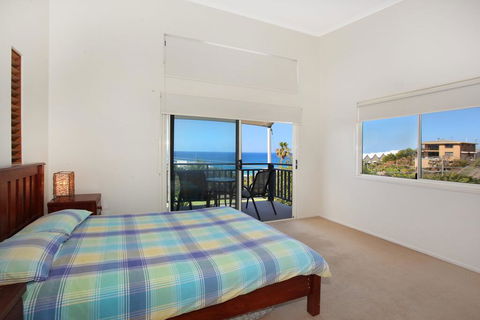 10 Barra Crescent, Coolum Beach, 500 BOND, WIFI, Walking Distance To Beach - Accommodation Bookings 3