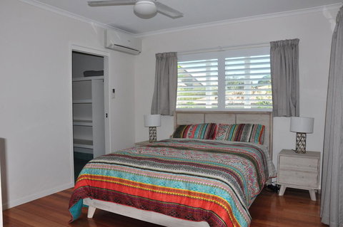 10 Double Island Drive - Modern Family Home, Centrally Located, Swimming Pool & Outdoor Area - Accommodation Bookings 1