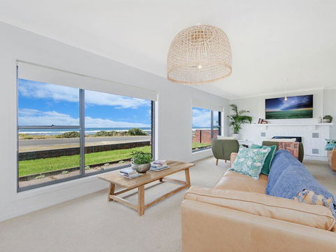 10 OCEAN VILLA - Accommodation Bookings 1