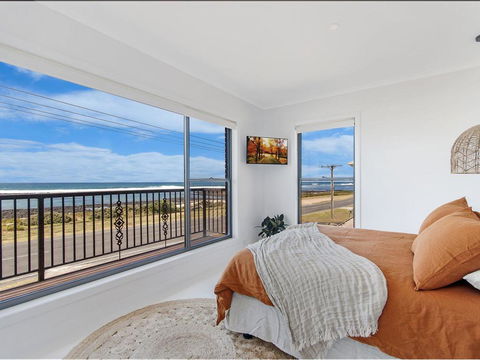 10 OCEAN VILLA - Accommodation Bookings 0