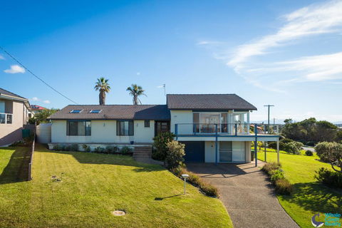 106 Ocean Parade Dalmeny - Accommodation Bookings 0