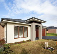 109 Cozy Cranbourne Family House 5Bed2Bath2Parking - Accommodation Bookings