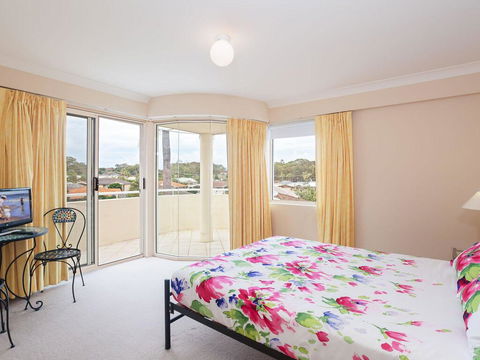 11 'Seashells', 21-23 Magnus Street - Pool, Lift, Aircon - Accommodation Bookings 1