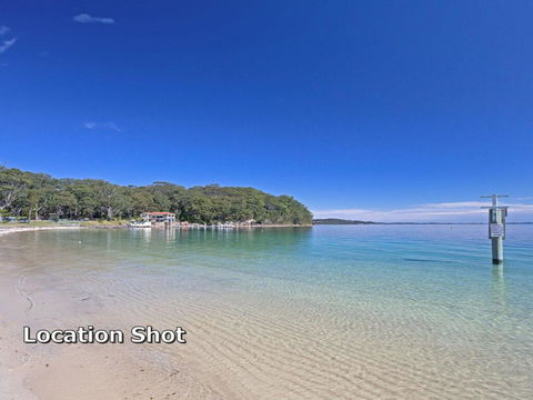 11 'Shoreline' 1 Intrepid Close - Cosy Unit Within Walking Distance To The Water - Accommodation Bookings 2