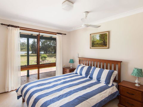 11 Bay Street - Waterfront Holiday - Accommodation Bookings 2