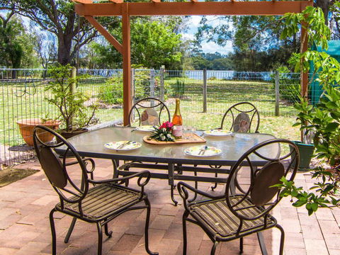 11 Bay Street - Waterfront Holiday - Accommodation Bookings 0