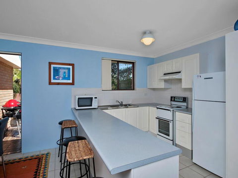 12 'Commodore', 6 Intrepid Close - Beautiful Water Views - Accommodation Bookings 3