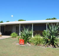12 Zircon Street - Renovated beach shack with the perfect blend of comfort and coastal cool