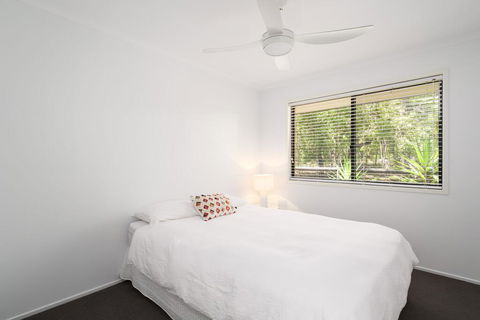 13 Orania Court, Rainbow Shores - Pool, Sleeps 8, Air Conditioning, Fire Pit - Accommodation Bookings 0