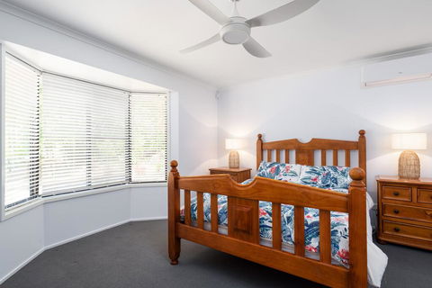 13 Orania Court, Rainbow Shores - Pool, Sleeps 8, Air Conditioning, Fire Pit - Accommodation Bookings 2