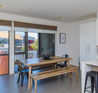 13 Shore Place