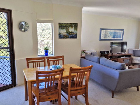 13' Mistral Court', 17 Mistral Close - Walk Across To Little Beach! - Accommodation Bookings 3