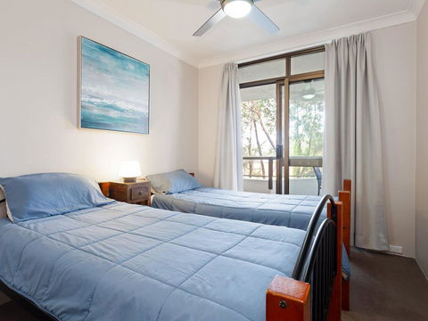 14 'The Commodore' 9-11 Donald Street- Unit In The Heart Of Town With Views & WIFI - Accommodation Bookings 1