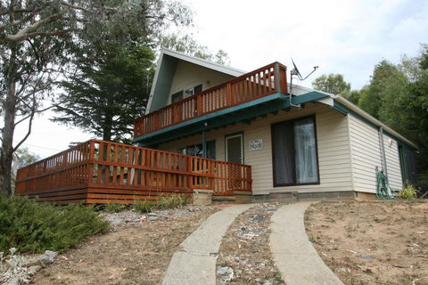 14 Cobbon Crescent Jindabyne - Accommodation Bookings 3