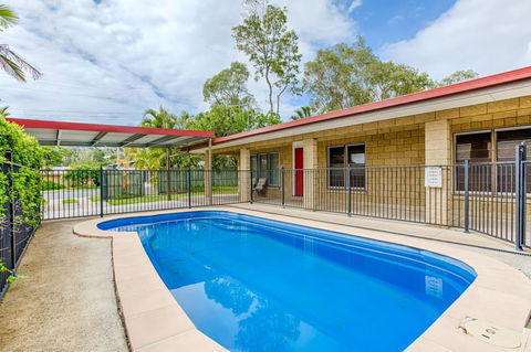 14 Double Island Drive - Rainbow Beach, Large Holiday House With Pool,Pets Welcome, Free Wi-Fi - Accommodation Bookings 0
