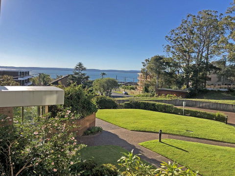 15 'The Commodore' 9-11 Donald Street - Great Unit Only A Short Walk To CBD - Accommodation Bookings 0