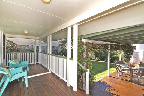 16 Beachway Pde, Marcoola: Linen Incl, WiFi, Pet Friendly, A/Cond. 500 BOND - Accommodation Bookings 2