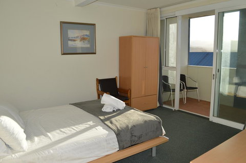 16 Lakeview Plaza - Accommodation Bookings 3