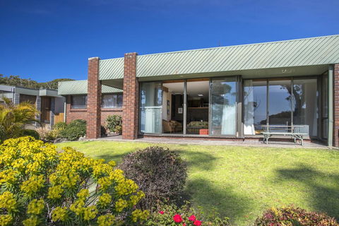 16 Shipton Cres - Secluded Away - Accommodation Bookings 3