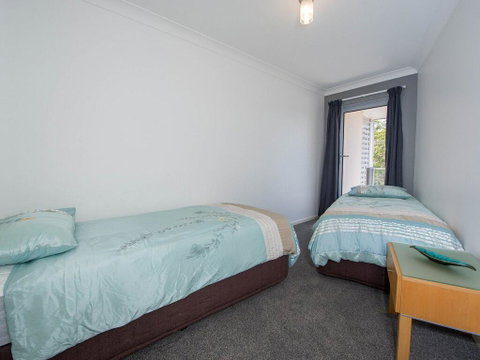 18 'Shoal Bay Beach Apartments' - Fantastic Air Conditioned Unit With A Pool & Lift - Accommodation Bookings 1