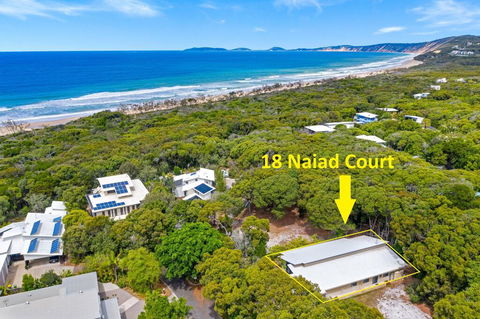 18 Naiad Court - Rainbow Shores, Modern Beach House, Walk To Beach - Accommodation Bookings 3