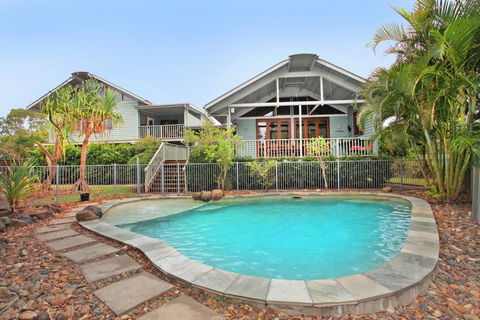 18 Northbeach Place, Mudjimba Beach - Pet Friendly, Linen Included, WIFI - Accommodation Bookings 1