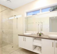 18 on Rayner - swish apartment Myrtleford