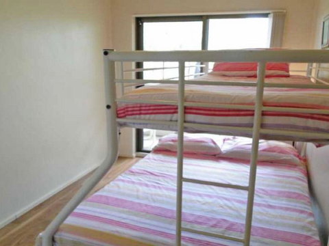 19 'The Commodore' 9-11 Donald Street - Two Bedroom Unit In The CBD Of Nelson Bay - Accommodation Bookings 3