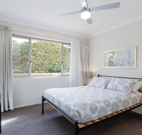 2 'Bronte Court' 17 Magnus Street - air con complex pool and centrally located - Accommodation Bookings