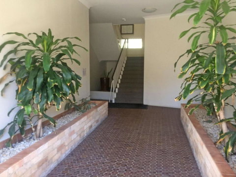 2 'Bronte Court' 17 Magnus Street - Air Con, Complex Pool And Centrally Located - Accommodation Bookings 1