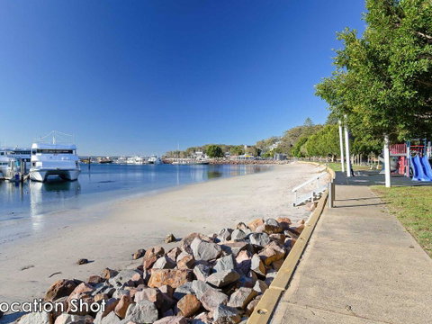 2 'Bronte Court' 17 Magnus Street - Air Con, Complex Pool And Centrally Located - Accommodation Bookings 3