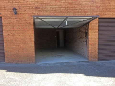 2 'Bronte Court' 17 Magnus Street - Air Con, Complex Pool And Centrally Located - Accommodation Bookings 2