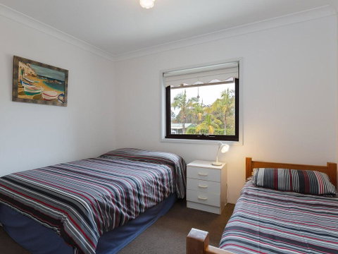 2 'Carindale', 19-23 Dowling Street - Pool, Tennis Court, Close To Town - Accommodation Bookings 2