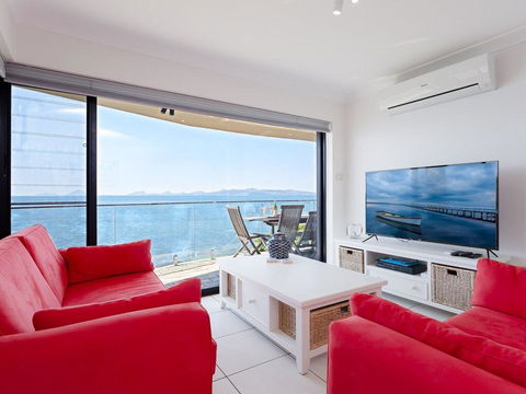 2 'Lanimer' 14 Mitchell Street - Beautiful Waterfront Property With Spectacular Views - Accommodation Bookings 2